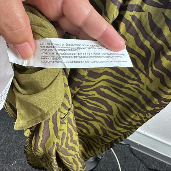 Moon River Green Long Sleeve Gown with V-neck - Picture 6 of 8